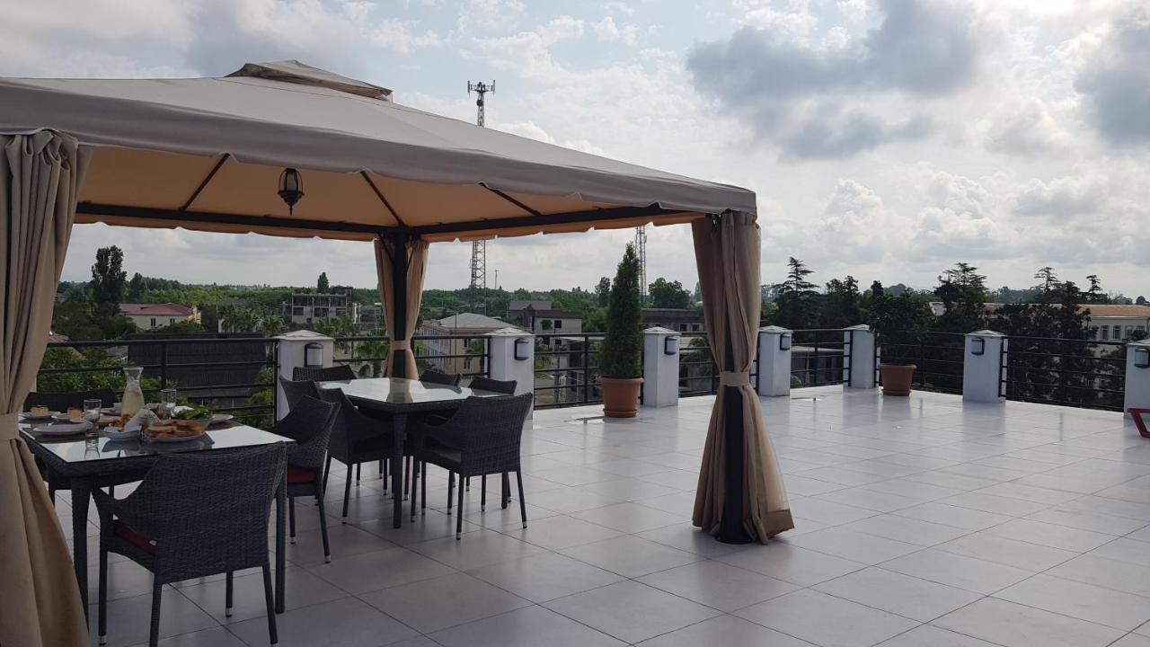 Twins Hotel Анаклия Екстериор снимка
