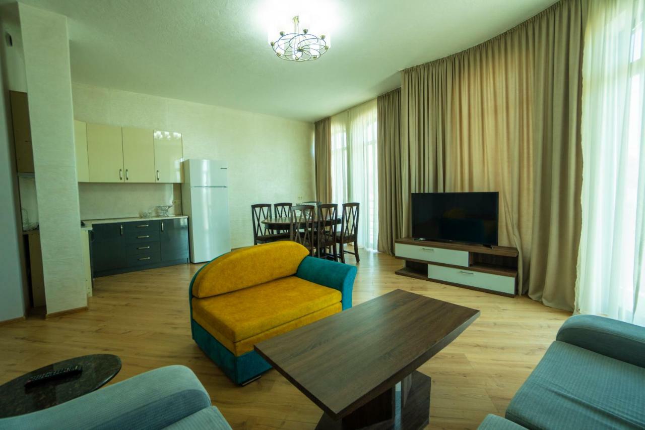 Twins Hotel Анаклия Екстериор снимка