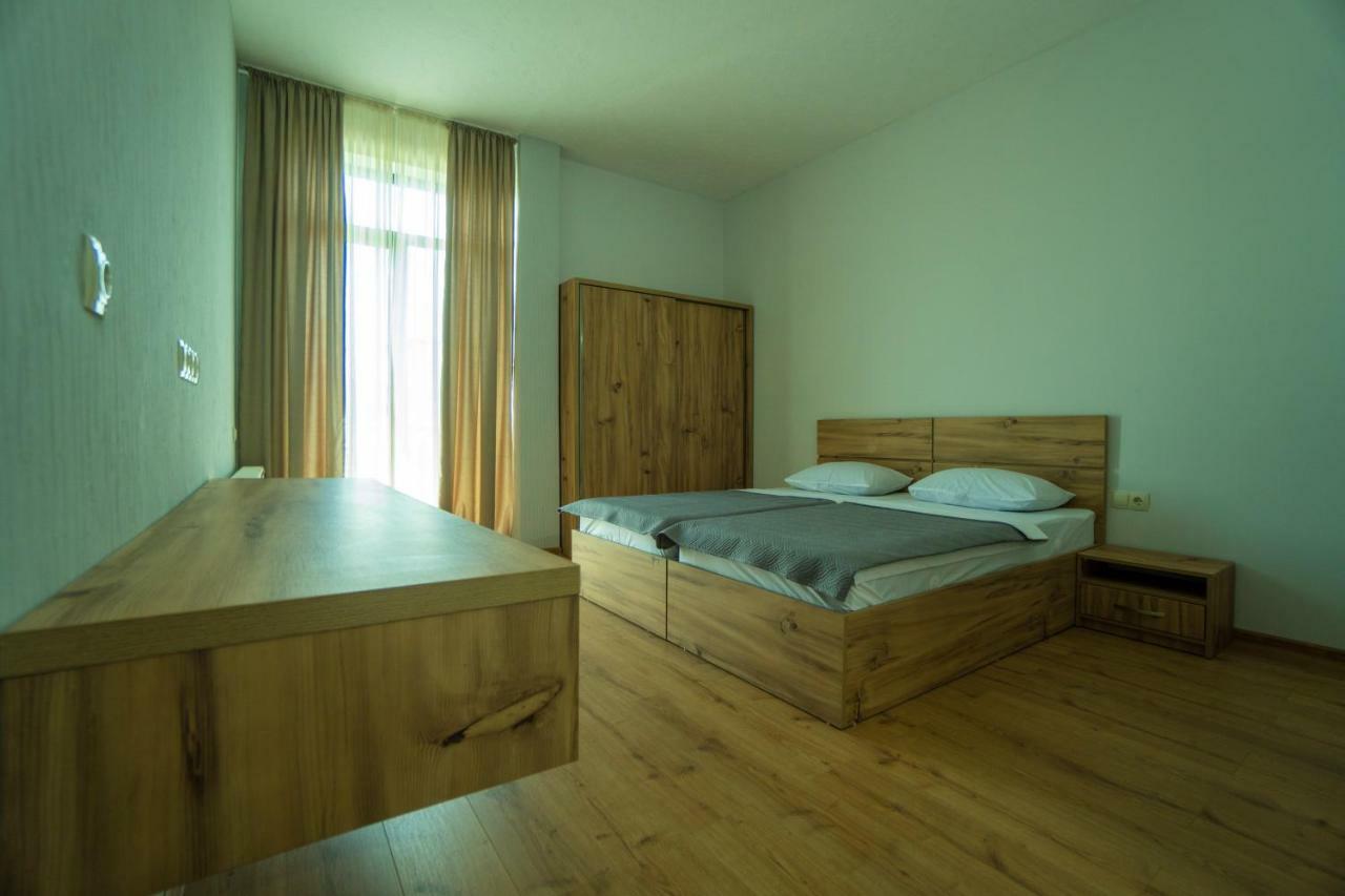 Twins Hotel Анаклия Екстериор снимка