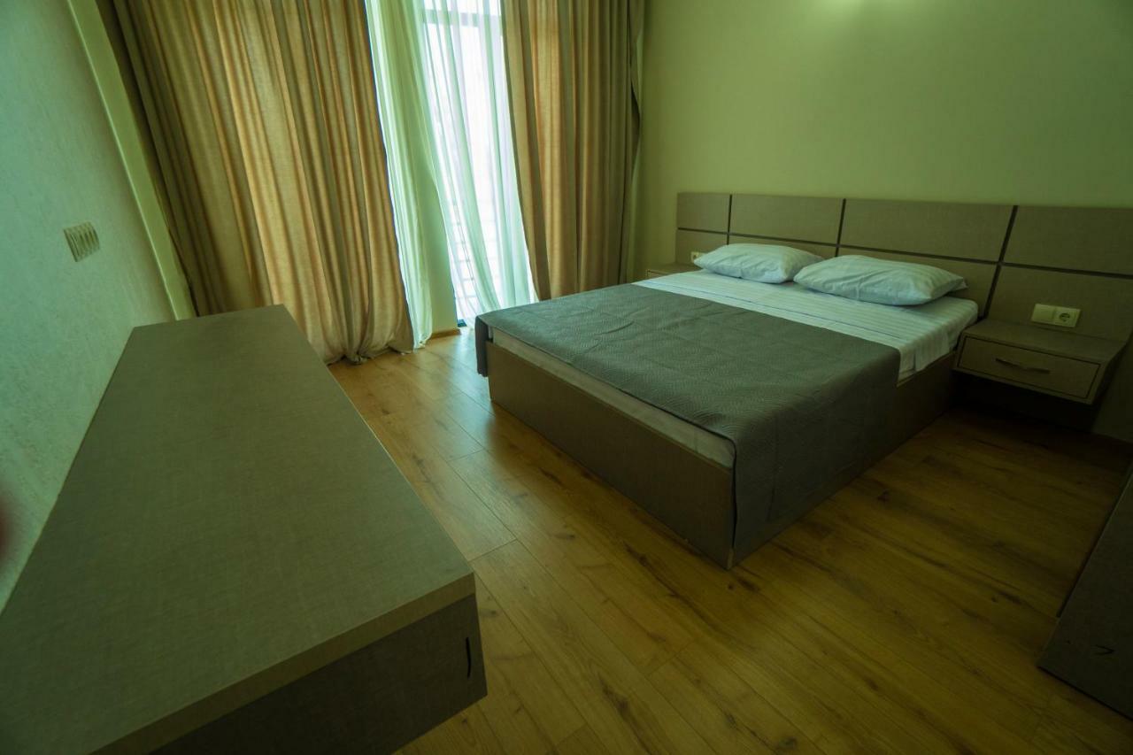 Twins Hotel Анаклия Екстериор снимка
